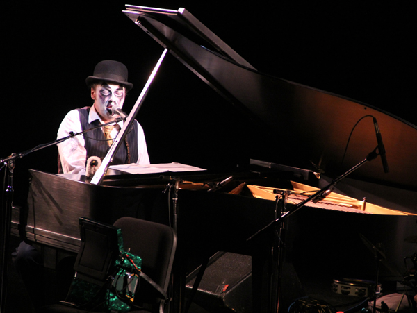 tiger-lillies_live_tampa_kisses-and-noise_7